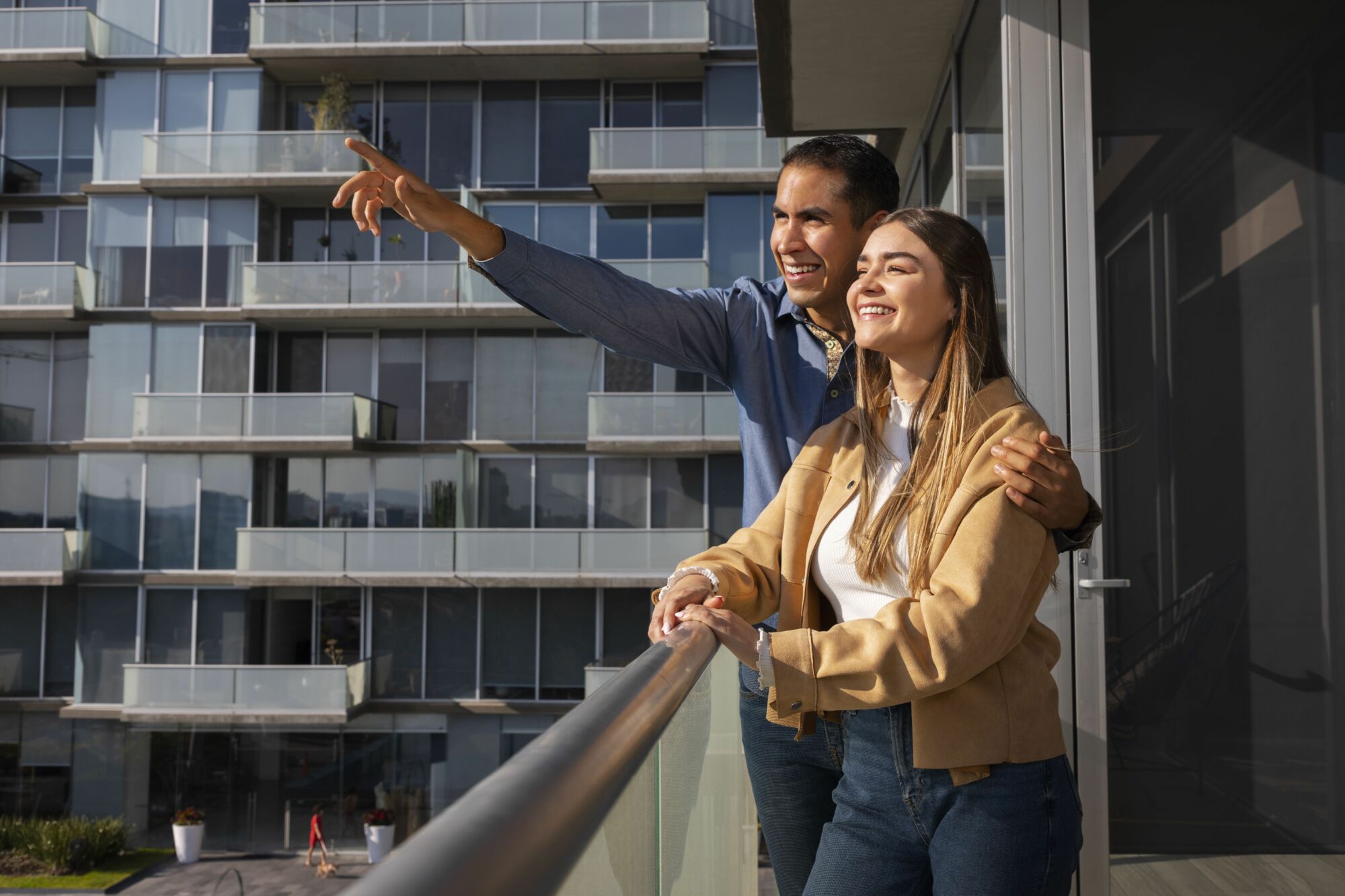 medium-shot-couple-buying-new-home
